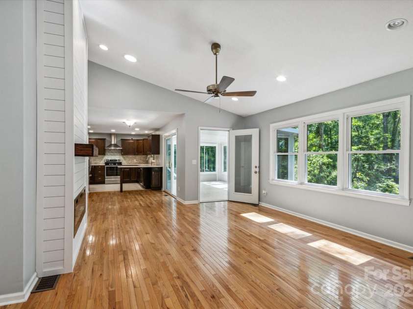 104 Britton Avenue, Hendersonville, NC 28791.  MLS# CAR4273610, YatesRealty ID 3087. 