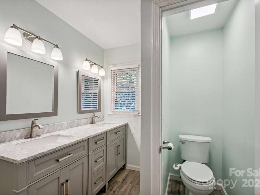104 Britton Avenue, Hendersonville, NC 28791.  MLS# CAR4273610, YatesRealty ID 3087. 