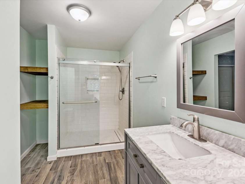 104 Britton Avenue, Hendersonville, NC 28791.  MLS# CAR4273610, YatesRealty ID 3087. 