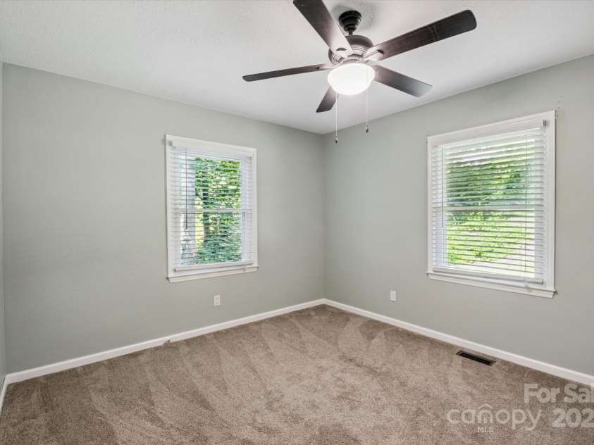 104 Britton Avenue, Hendersonville, NC 28791.  MLS# CAR4273610, YatesRealty ID 3087. 