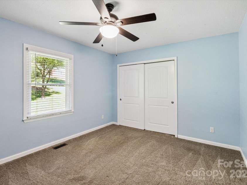 104 Britton Avenue, Hendersonville, NC 28791.  MLS# CAR4273610, YatesRealty ID 3087. 