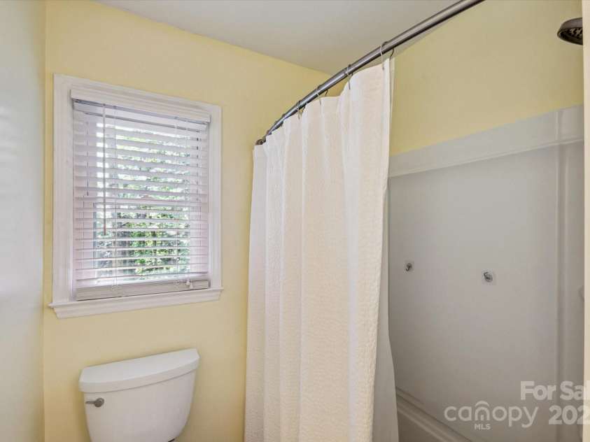 104 Britton Avenue, Hendersonville, NC 28791.  MLS# CAR4273610, YatesRealty ID 3087. 