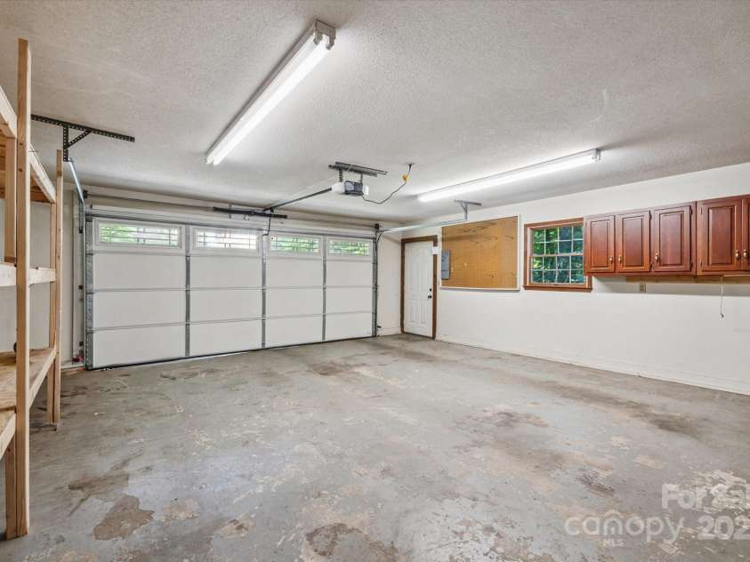 104 Britton Avenue, Hendersonville, NC 28791.  MLS# CAR4273610, YatesRealty ID 3087. 