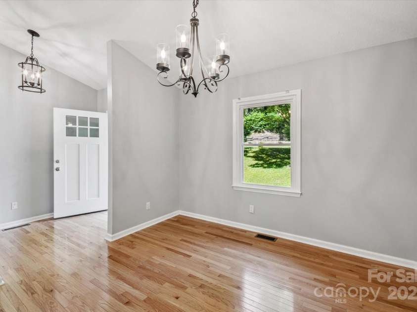 104 Britton Avenue, Hendersonville, NC 28791.  MLS# CAR4273610, YatesRealty ID 3087. 