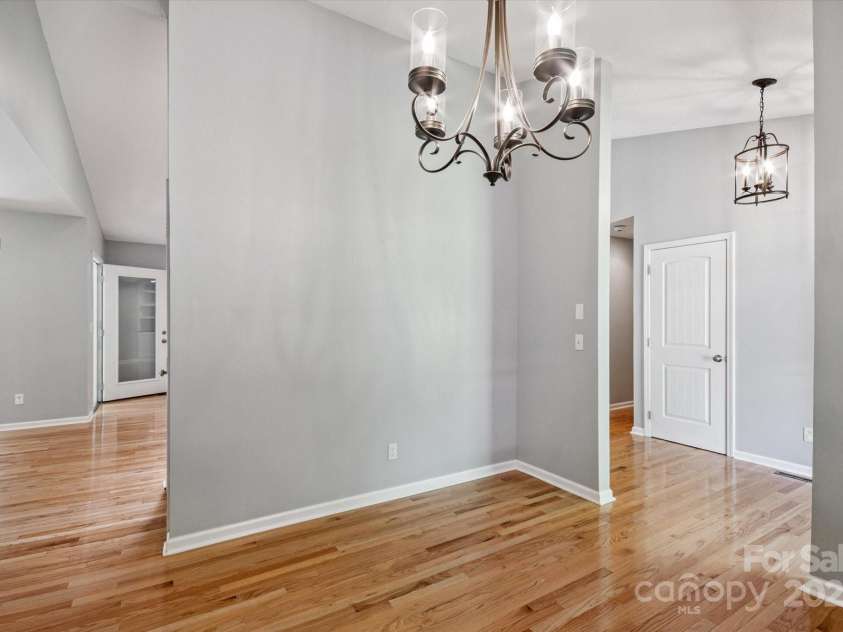 104 Britton Avenue, Hendersonville, NC 28791.  MLS# CAR4273610, YatesRealty ID 3087. 