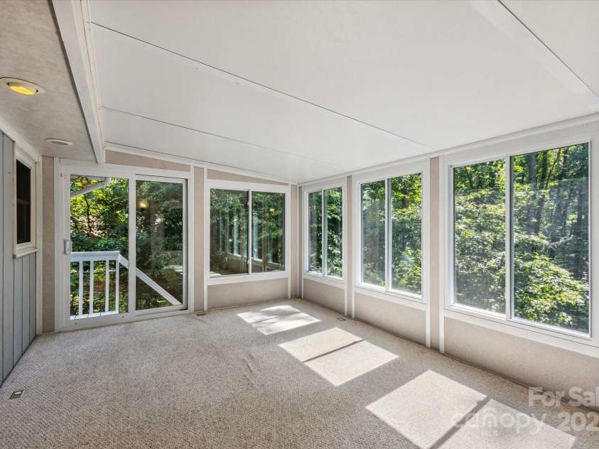 104 Britton Avenue, Hendersonville, NC 28791.  MLS# CAR4273610, YatesRealty ID 3087. 