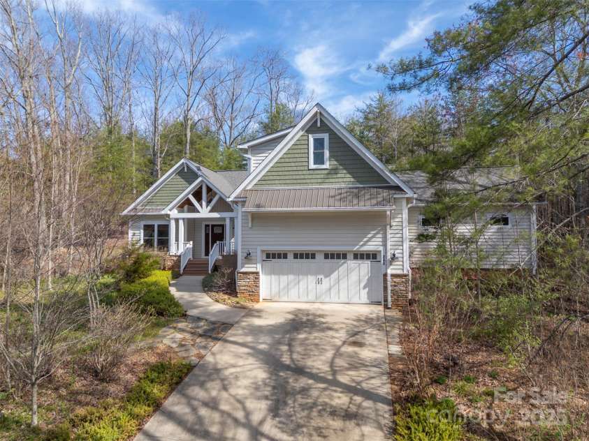 240 Persimmon Hill Drive, Columbus, NC 28722.  MLS# CAR4232321, YatesRealty ID 3087. 