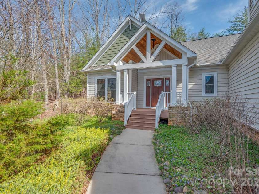 240 Persimmon Hill Drive, Columbus, NC 28722.  MLS# CAR4232321, YatesRealty ID 3087. 