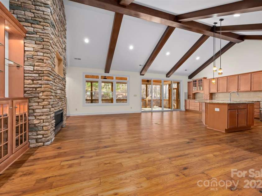 240 Persimmon Hill Drive, Columbus, NC 28722.  MLS# CAR4232321, YatesRealty ID 3087. 