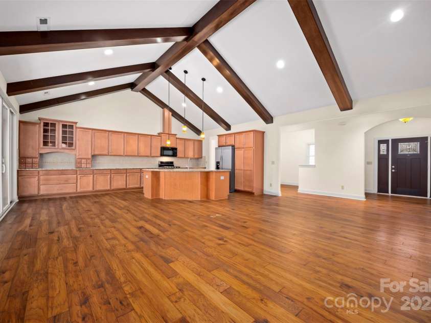 240 Persimmon Hill Drive, Columbus, NC 28722.  MLS# CAR4232321, YatesRealty ID 3087. 