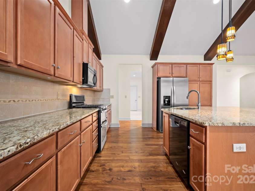 240 Persimmon Hill Drive, Columbus, NC 28722.  MLS# CAR4232321, YatesRealty ID 3087. 