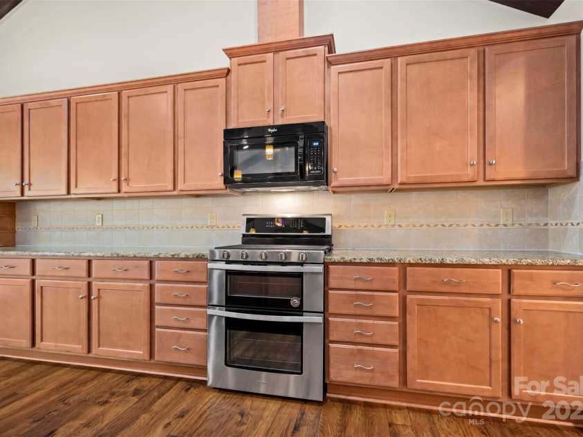 240 Persimmon Hill Drive, Columbus, NC 28722.  MLS# CAR4232321, YatesRealty ID 3087. 