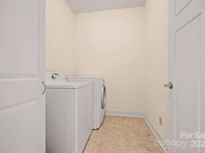 240 Persimmon Hill Drive, Columbus, NC 28722.  MLS# CAR4232321, YatesRealty ID 3087. 