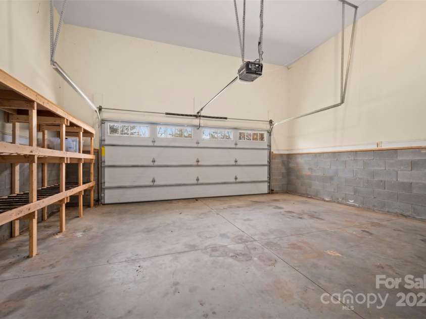 240 Persimmon Hill Drive, Columbus, NC 28722.  MLS# CAR4232321, YatesRealty ID 3087. 