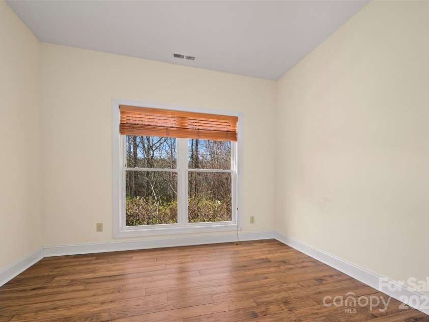 240 Persimmon Hill Drive, Columbus, NC 28722.  MLS# CAR4232321, YatesRealty ID 3087. 