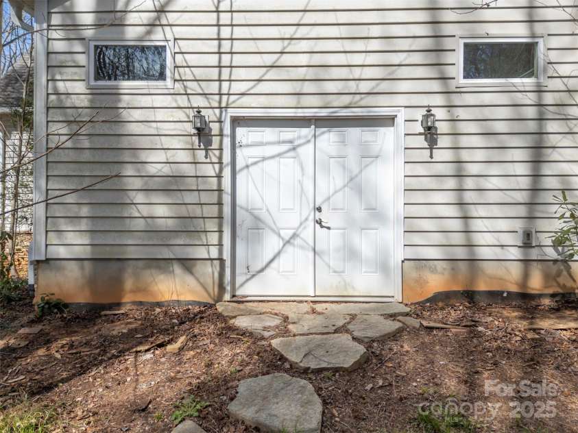 240 Persimmon Hill Drive, Columbus, NC 28722.  MLS# CAR4232321, YatesRealty ID 3087. 