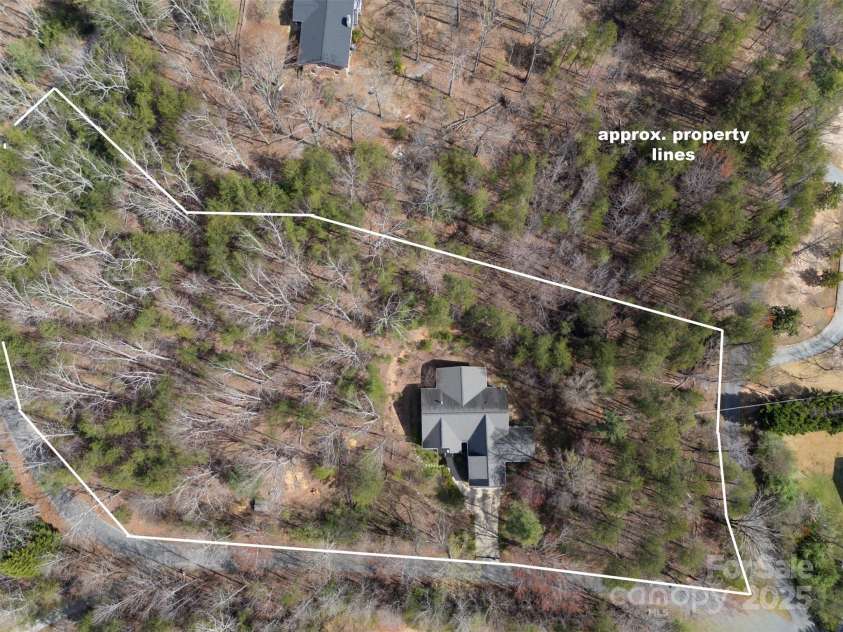 240 Persimmon Hill Drive, Columbus, NC 28722.  MLS# CAR4232321, YatesRealty ID 3087. 