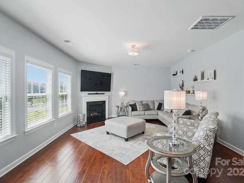 16831 Alydar Commons Lane, Charlotte, NC 28278.  MLS# CAR4256339, YatesRealty ID 30870. 