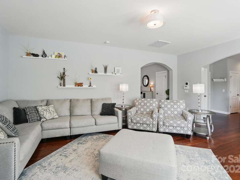 16831 Alydar Commons Lane, Charlotte, NC 28278.  MLS# CAR4256339, YatesRealty ID 30870. 