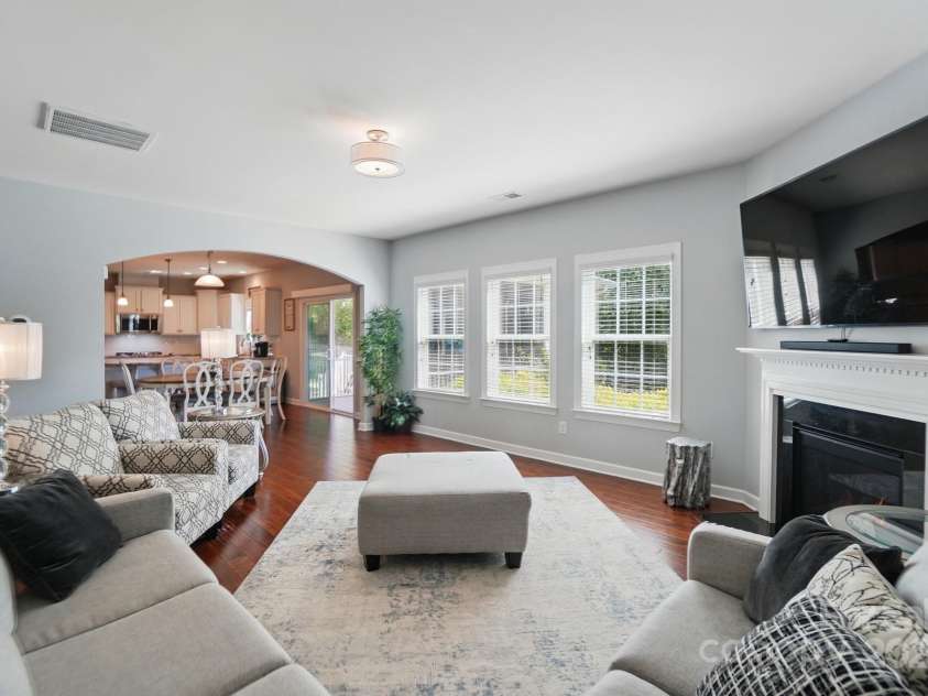 16831 Alydar Commons Lane, Charlotte, NC 28278.  MLS# CAR4256339, YatesRealty ID 30870. 