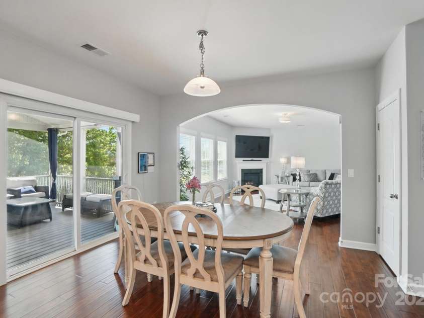 16831 Alydar Commons Lane, Charlotte, NC 28278.  MLS# CAR4256339, YatesRealty ID 30870. 