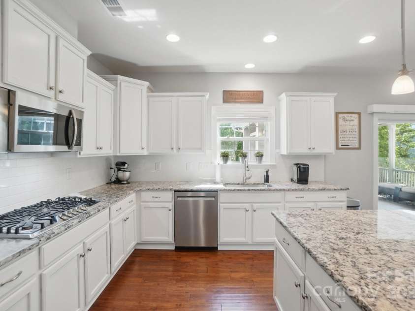 16831 Alydar Commons Lane, Charlotte, NC 28278.  MLS# CAR4256339, YatesRealty ID 30870. 