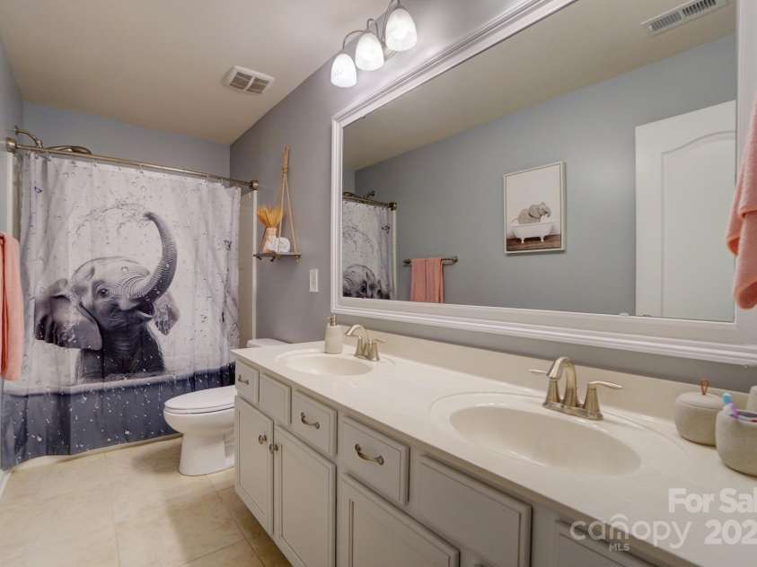 16831 Alydar Commons Lane, Charlotte, NC 28278.  MLS# CAR4256339, YatesRealty ID 30870. 