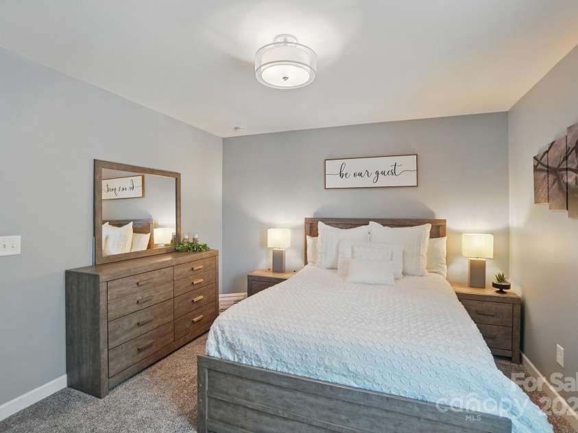 16831 Alydar Commons Lane, Charlotte, NC 28278.  MLS# CAR4256339, YatesRealty ID 30870. 