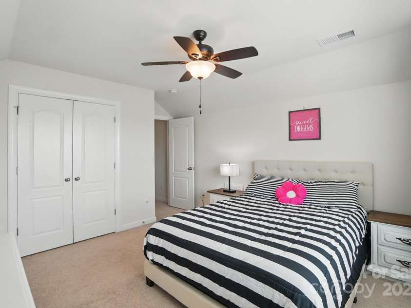 16831 Alydar Commons Lane, Charlotte, NC 28278.  MLS# CAR4256339, YatesRealty ID 30870. 