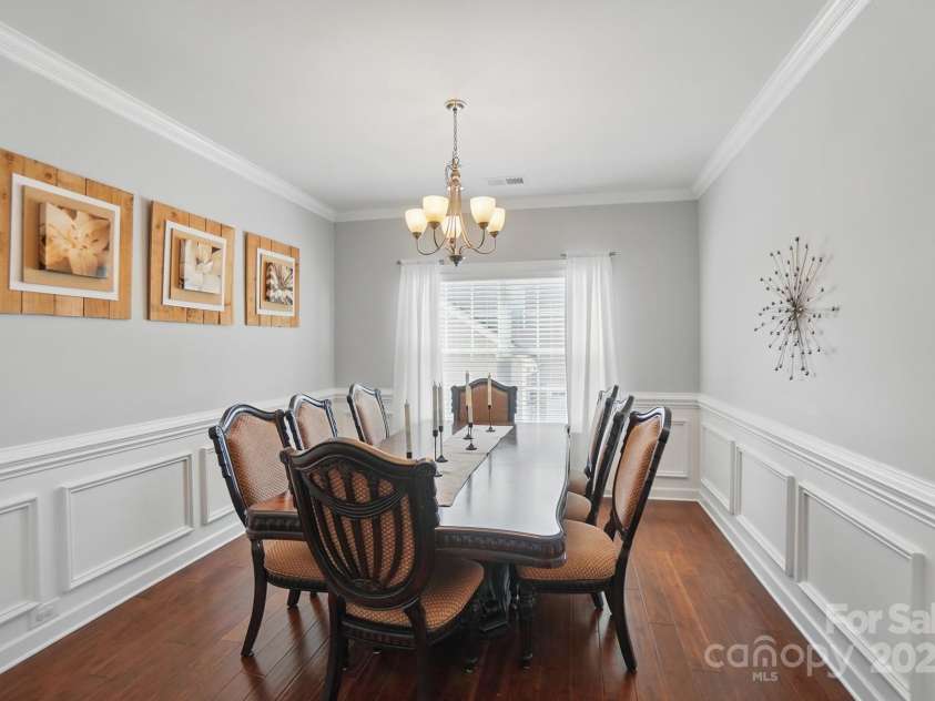 16831 Alydar Commons Lane, Charlotte, NC 28278.  MLS# CAR4256339, YatesRealty ID 30870. Formal Dining Room