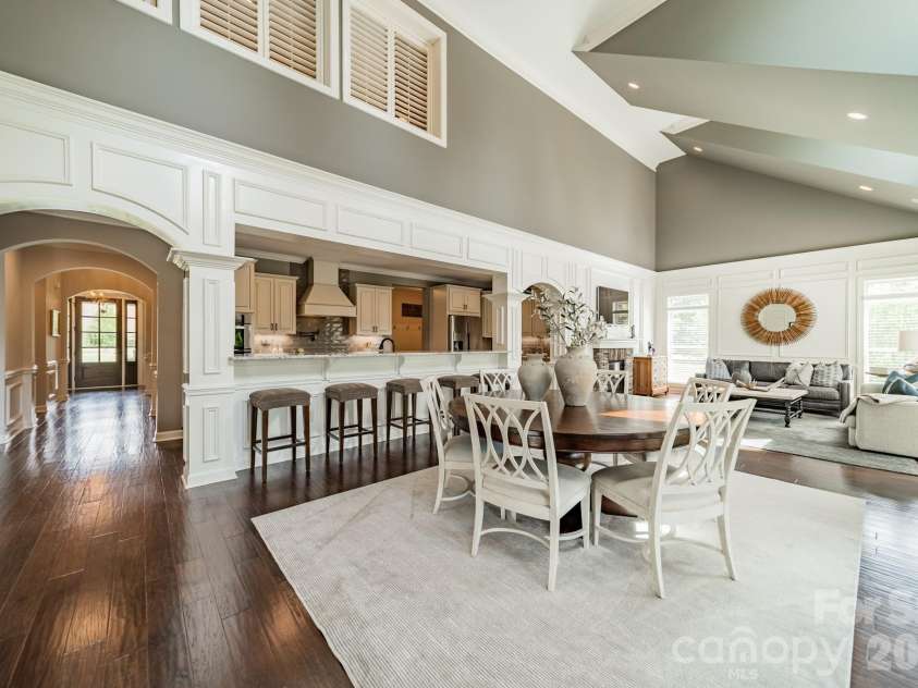 701 Copper Tree Lane, Waxhaw, NC 28173.  MLS# CAR4378056, YatesRealty ID 30870. Grand 2 story great room.