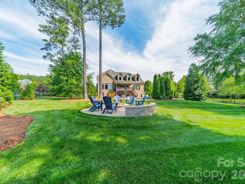701 Copper Tree Lane, Waxhaw, NC 28173.  MLS# CAR4378056, YatesRealty ID 30870. Spacious backyard retreat