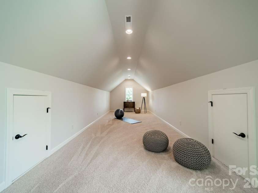 701 Copper Tree Lane, Waxhaw, NC 28173.  MLS# CAR4378056, YatesRealty ID 30870. Spacious Bonus room with flex space