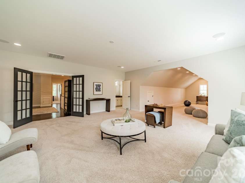 701 Copper Tree Lane, Waxhaw, NC 28173.  MLS# CAR4378056, YatesRealty ID 30870. Spacious bonus room with surround sound