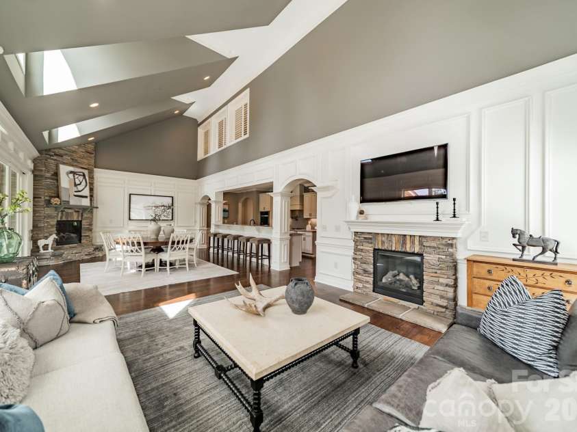 701 Copper Tree Lane, Waxhaw, NC 28173.  MLS# CAR4378056, YatesRealty ID 30870. The 2 story great room