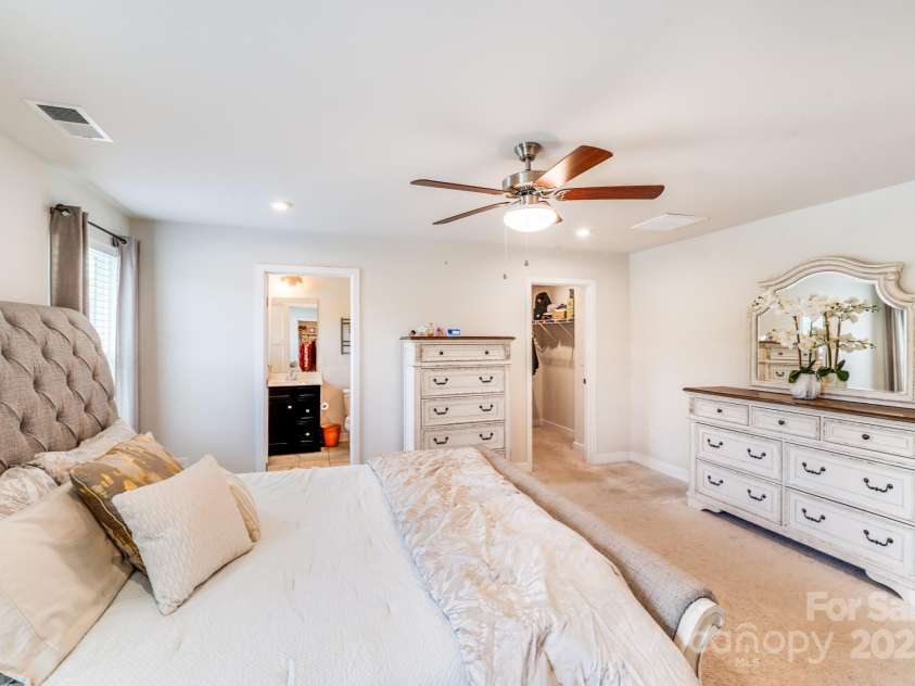 10412 Dalton Woods Court, Huntersville, NC 28078.  MLS# CAR4274231, YatesRealty ID 30871. 