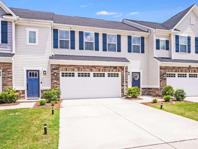 10412 Dalton Woods Court, Huntersville, NC 28078.  MLS# CAR4274231, YatesRealty ID 30871. 