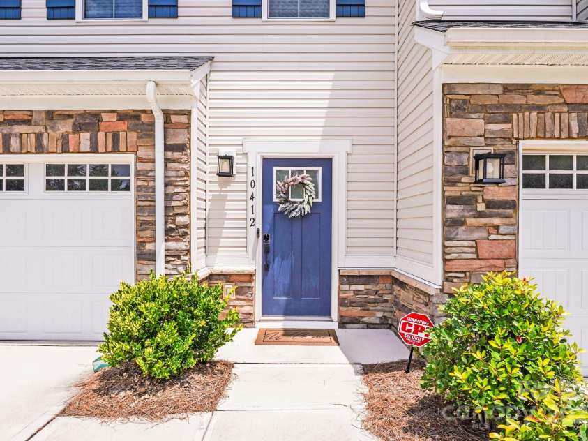 10412 Dalton Woods Court, Huntersville, NC 28078.  MLS# CAR4274231, YatesRealty ID 30871. 