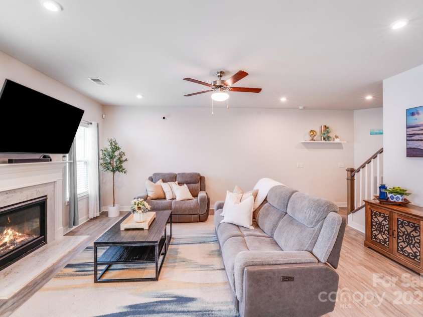 10412 Dalton Woods Court, Huntersville, NC 28078.  MLS# CAR4274231, YatesRealty ID 30871. Ceiling fans located in all living areas and bedrooms