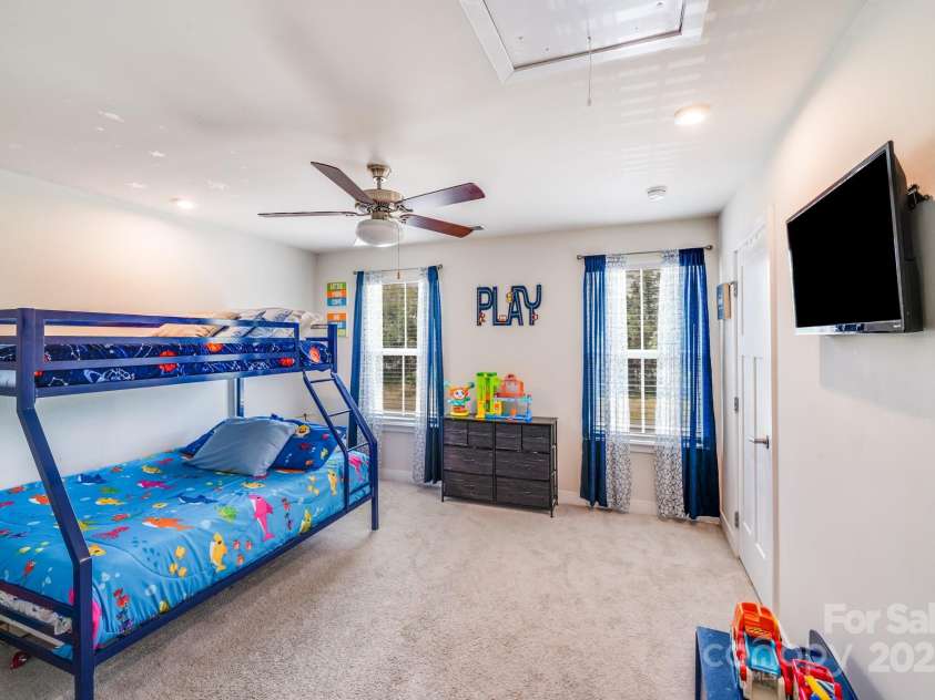 10412 Dalton Woods Court, Huntersville, NC 28078.  MLS# CAR4274231, YatesRealty ID 30871. Good size secondary bedrooms