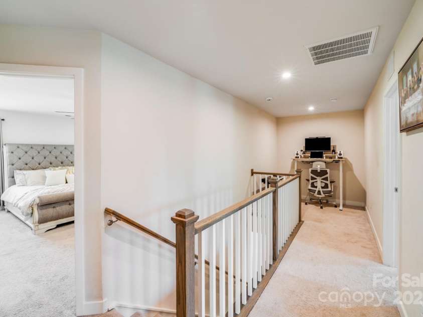 10412 Dalton Woods Court, Huntersville, NC 28078.  MLS# CAR4274231, YatesRealty ID 30871. Upstairs nook great for a workspace or play/study area