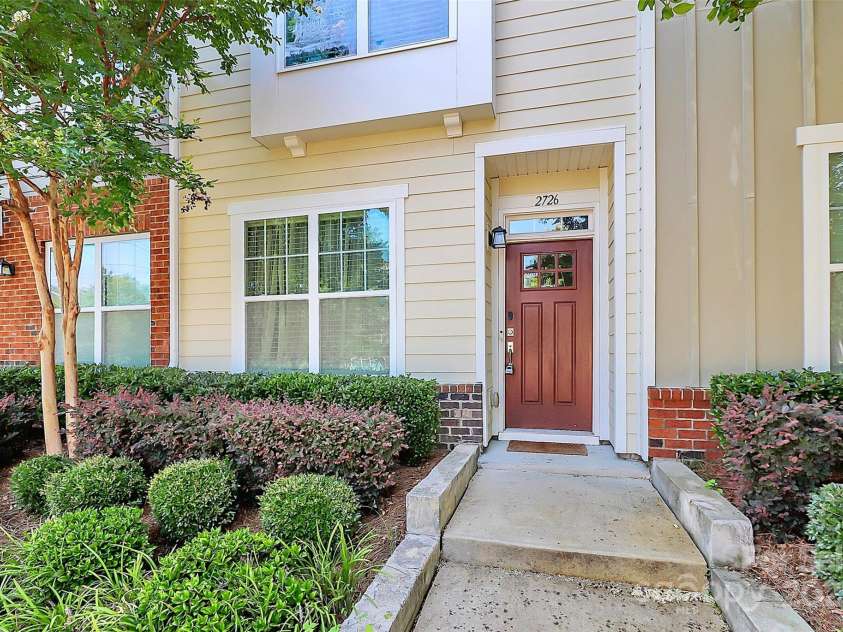 2726 Tranquil Oak Place, Charlotte, NC 28206.  MLS# CAR4274512, YatesRealty ID 30872. 