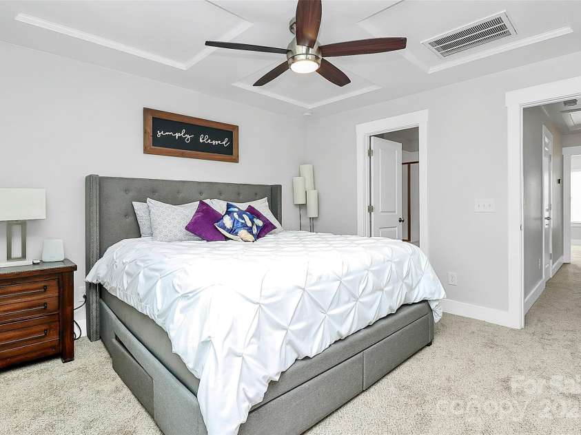 2726 Tranquil Oak Place, Charlotte, NC 28206.  MLS# CAR4274512, YatesRealty ID 30872. 