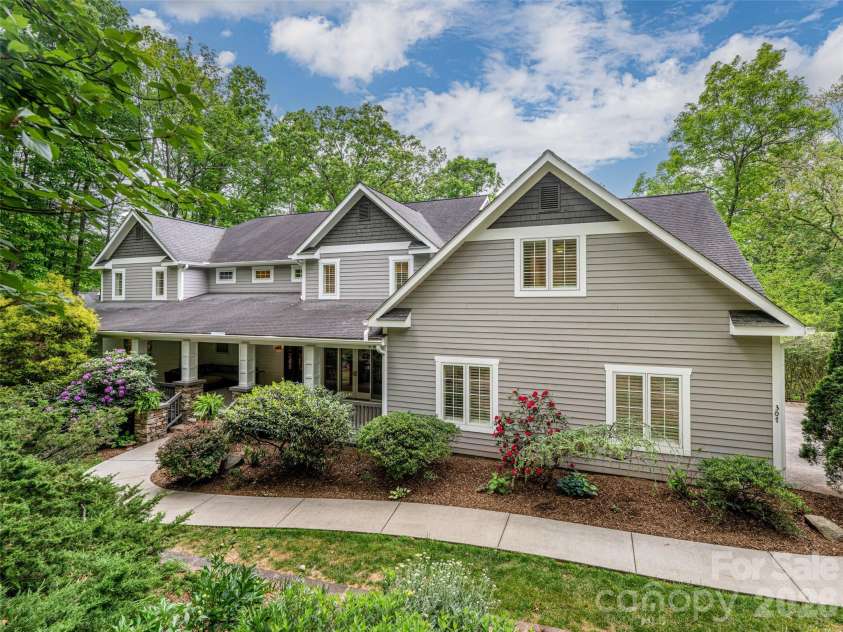 307 Braeside Court, Asheville, NC 28803.  MLS# CAR4379518, YatesRealty ID 30872. 