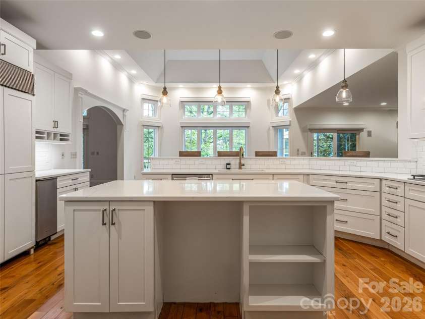 307 Braeside Court, Asheville, NC 28803.  MLS# CAR4379518, YatesRealty ID 30872. 