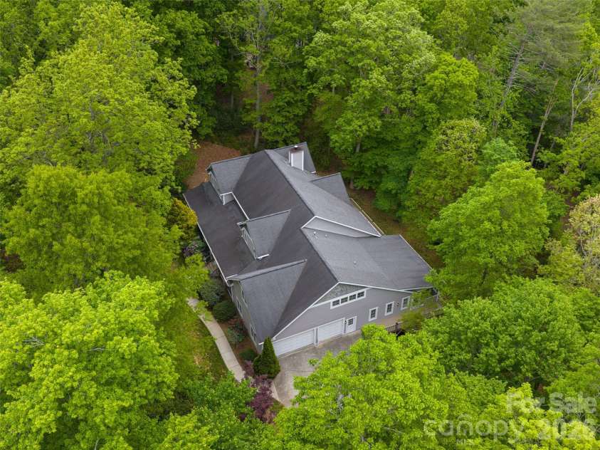 307 Braeside Court, Asheville, NC 28803.  MLS# CAR4379518, YatesRealty ID 30872. 