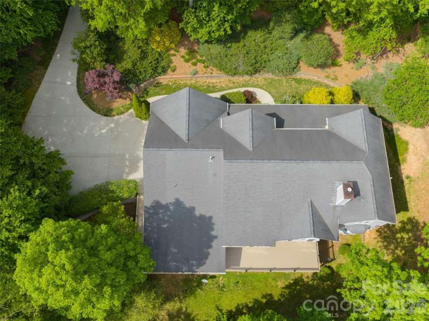 307 Braeside Court, Asheville, NC 28803.  MLS# CAR4379518, YatesRealty ID 30872. 