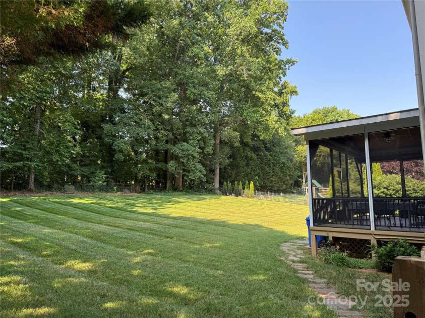 155 Huntfield Way, Mooresville, NC 28117.  MLS# CAR4277313, YatesRealty ID 30873. 