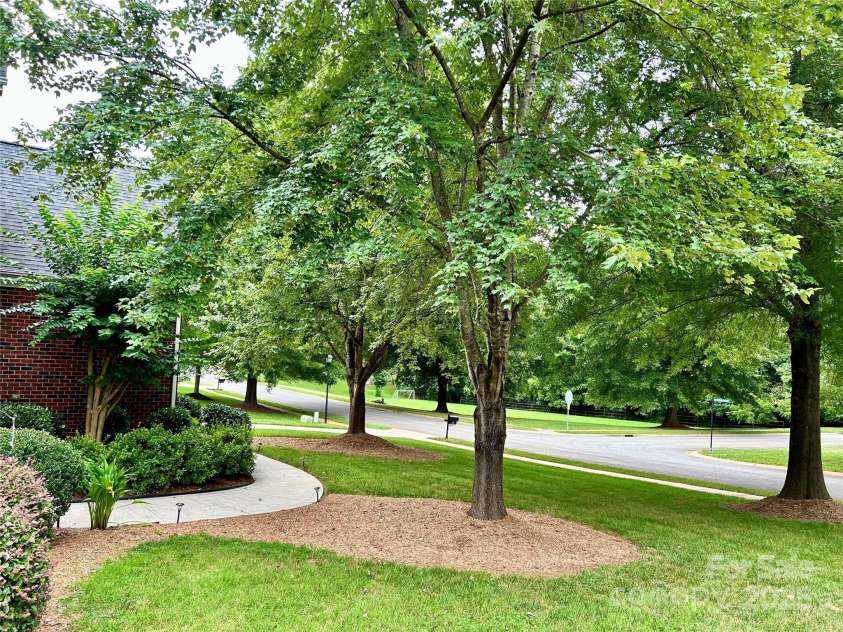 155 Huntfield Way, Mooresville, NC 28117.  MLS# CAR4277313, YatesRealty ID 30873. 