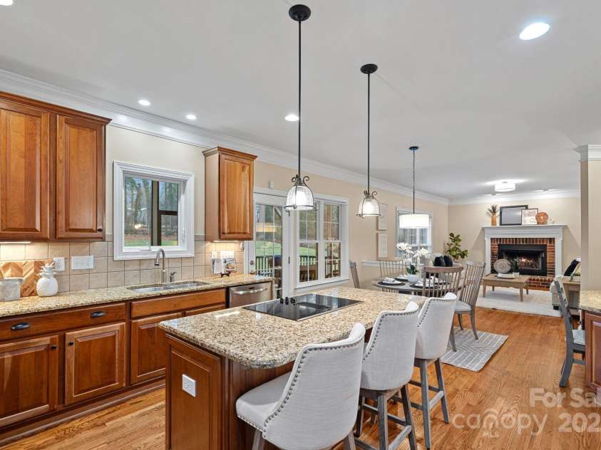 155 Huntfield Way, Mooresville, NC 28117.  MLS# CAR4332750, YatesRealty ID 30873. 